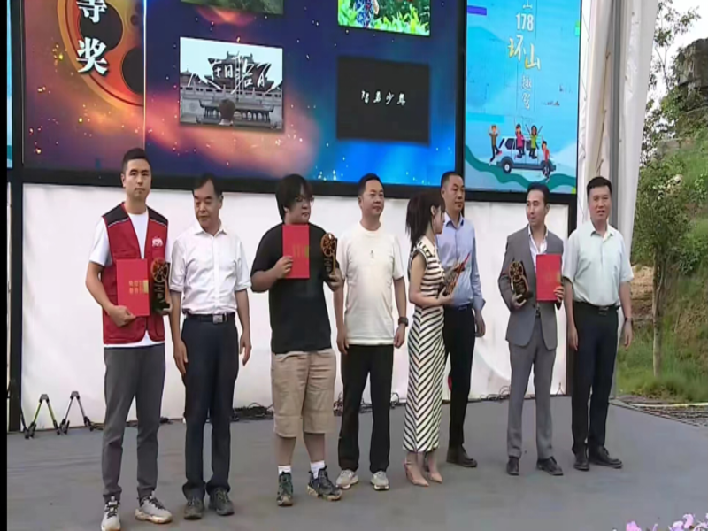 acOX_1687943095157064012.png 学生获奖.png